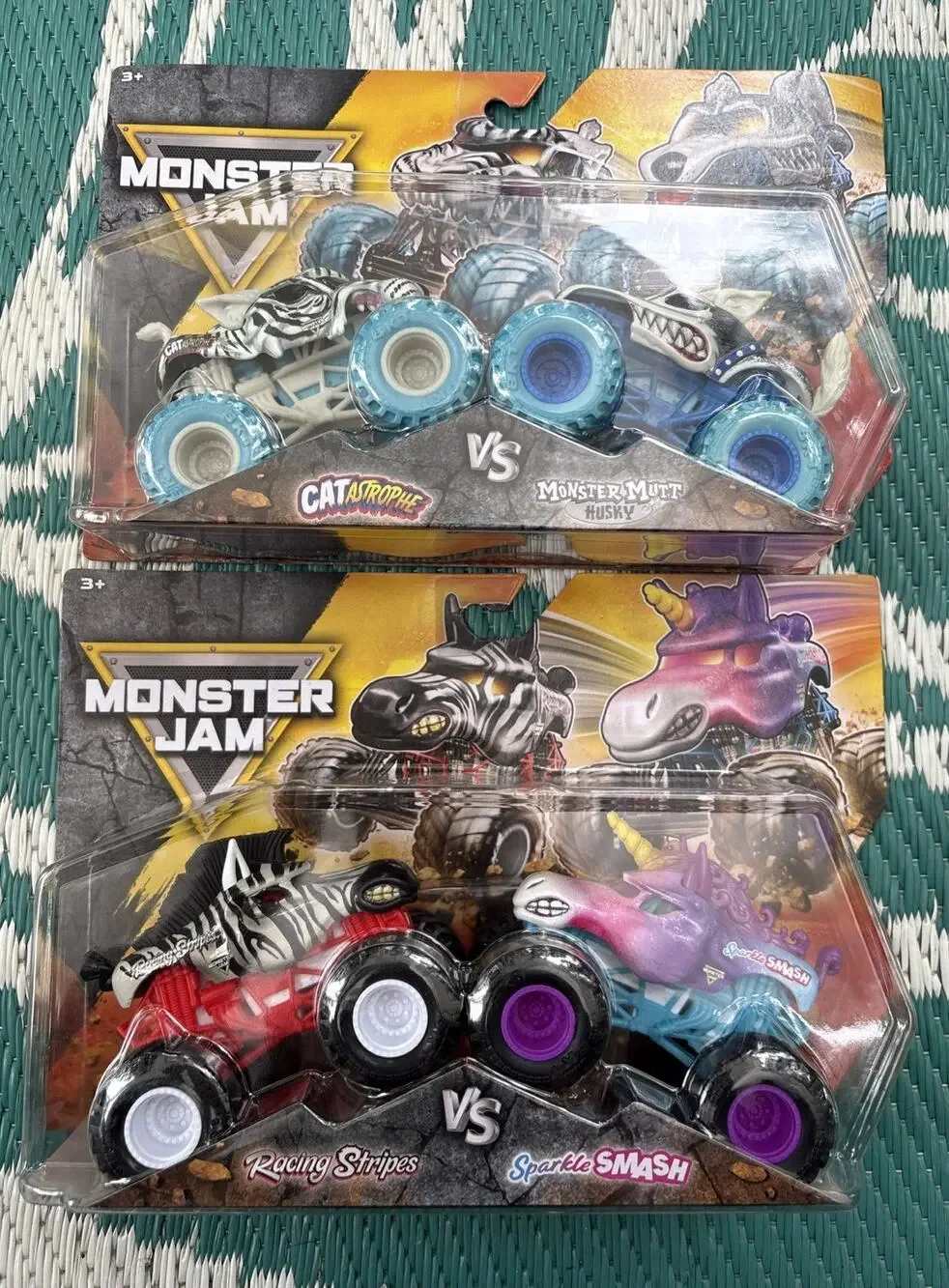 Monster Jam 2026 Series 35 CATASTROPHE vs MONSTER MUTT HUSKY Sparkle Racing Lot